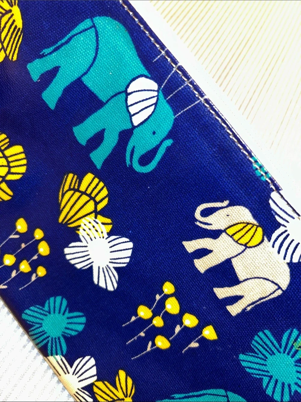 Fossil colorful zip